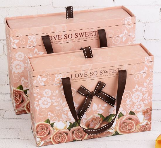 Bejgħ Sħun Ħwejjeġ Lussu Custom Ippakkjar Kaxxa tal-Kaxxa tar-Rigal tal-Kaxxa tal-Kolla bl-Immaniġġar Hot Sale Custom Luxury Clothing Packaging Paper Drawer Gift Box with Handle