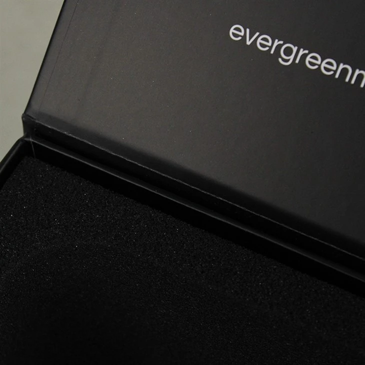 Flip Top Gift Boxes With Magnetic Catch